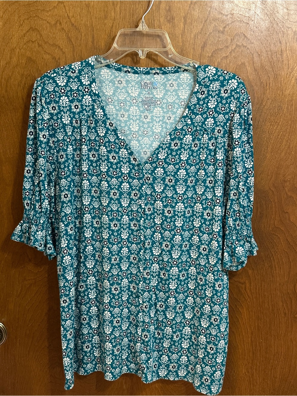 croft & barrow Teal and White Floral V-Neck Knit Blouse